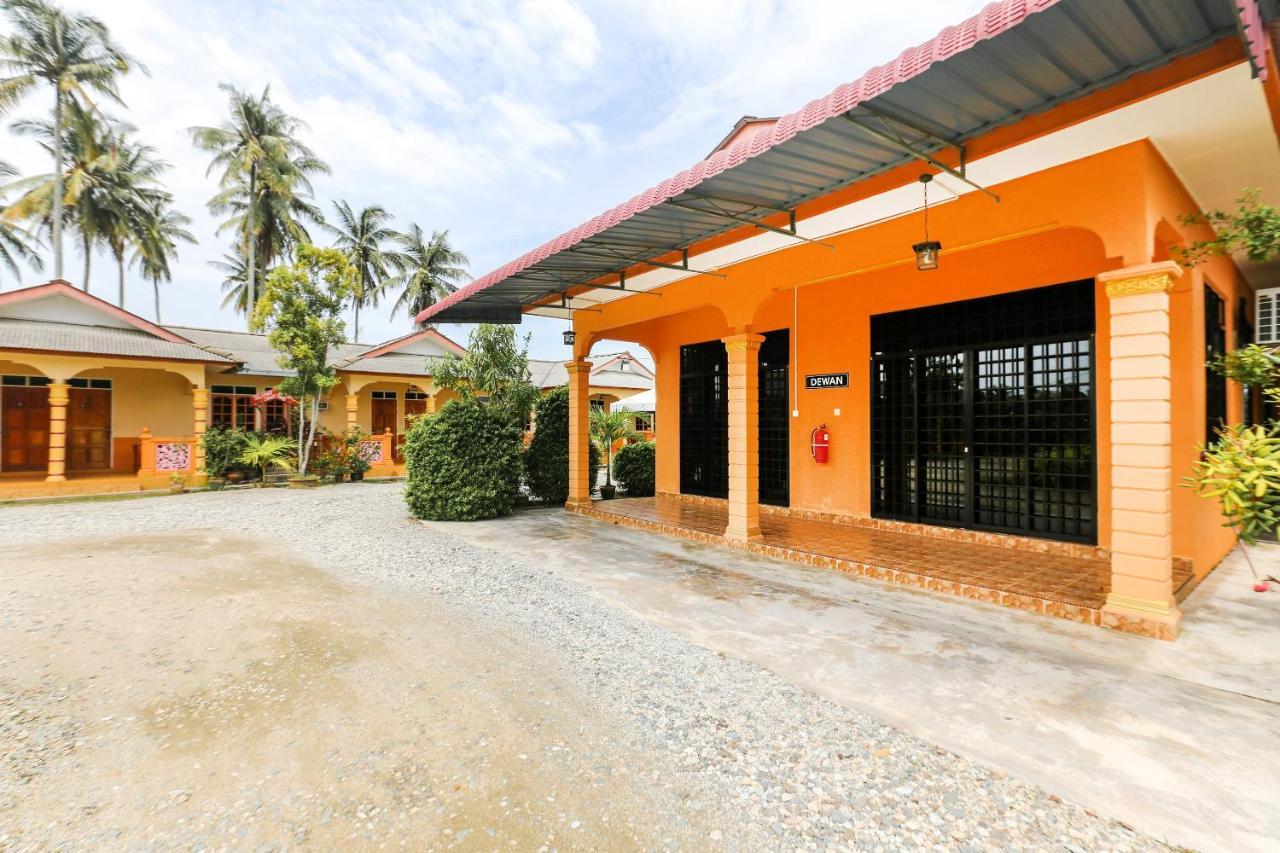 Oyo 89887 Chalet Yunie Marang Eksteriør billede