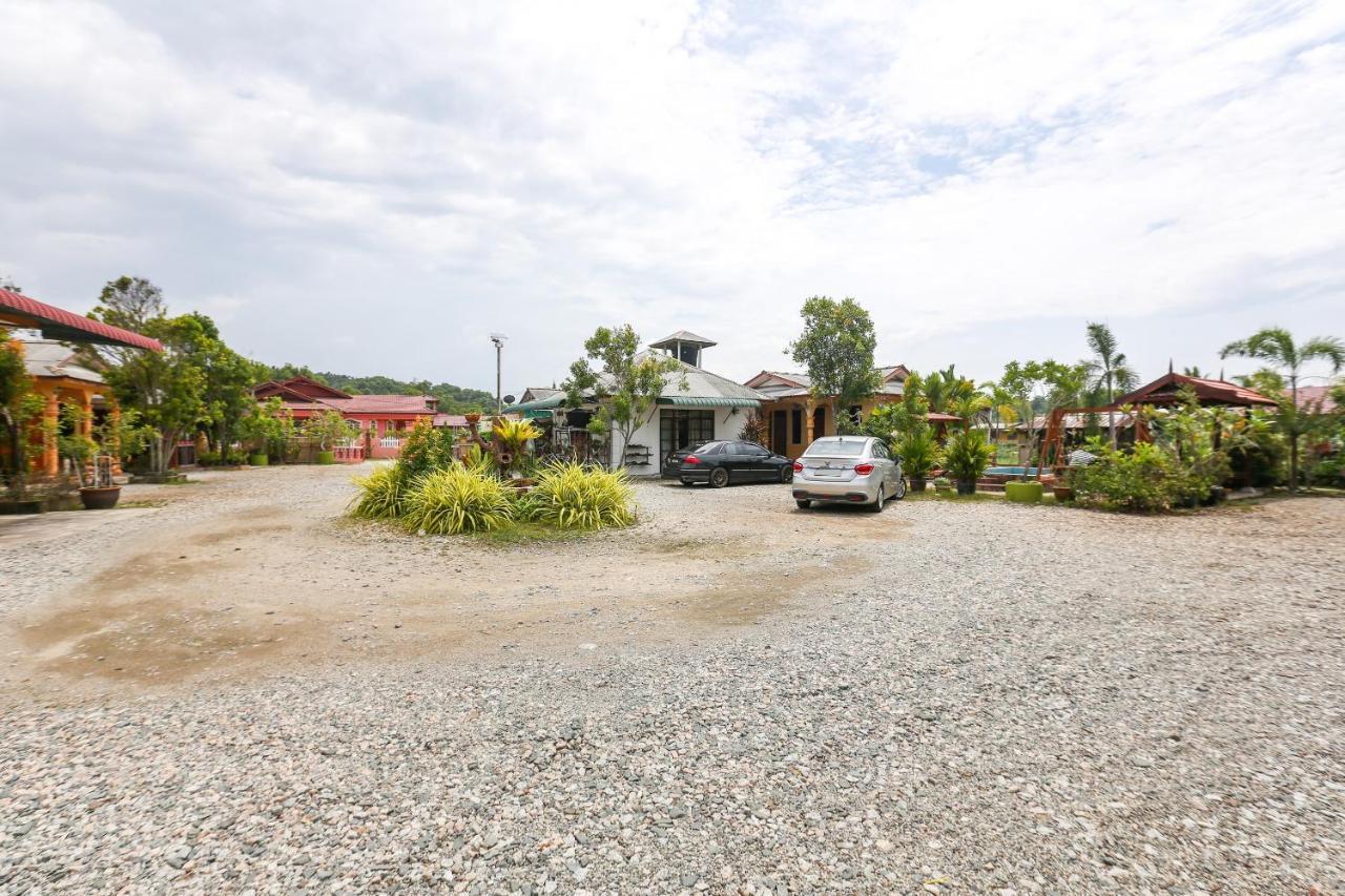 Oyo 89887 Chalet Yunie Marang Eksteriør billede